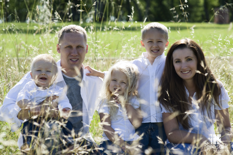 Lungren Family portraits at the Folsom LDS Temple by Teresa K photography