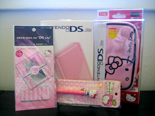  Birthday '08: Pink Hello Kitty DS Gifts 