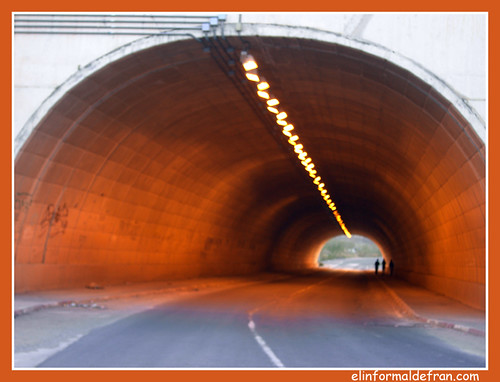 tunel iluminado