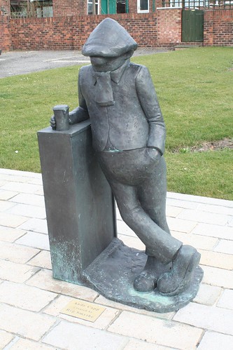 Andy Capp statue