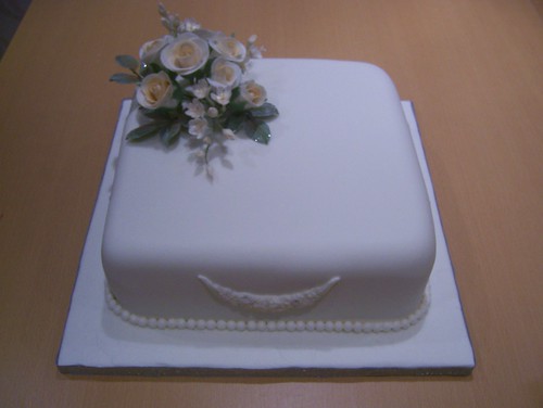 1 tier Wedding Cake This couple wanted a simple design with roses and 