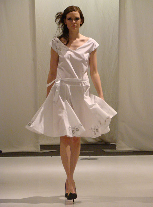Bridal Fashion: V-Neck White Bridal Gown 1