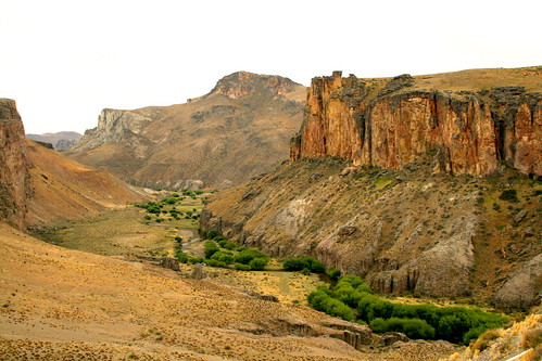 Valley by Historias de Cronopios.