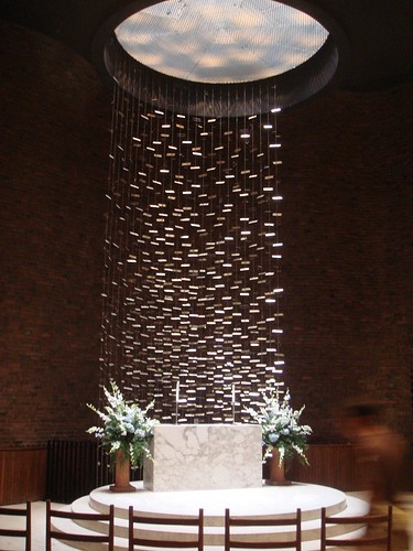 Eero Saarinen, MIT Kresge