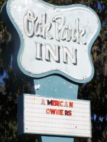 Oak Park Inn: American Owners