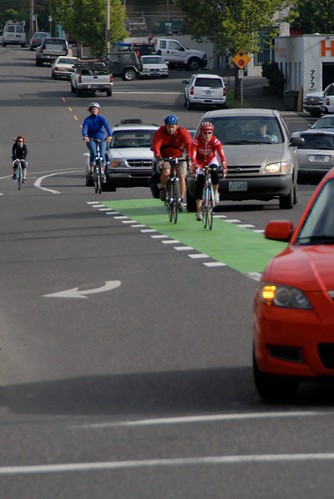 Green bike lanes-4.jpg by BikePortland.org.