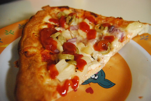 Ketchup on pizza!