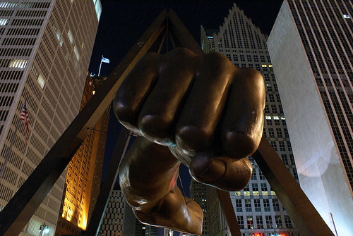 1986 : Joe Louis Fist Sculpture Dedicated in Detroit