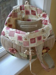 Round Flower Bag - lining par PatchworkPottery