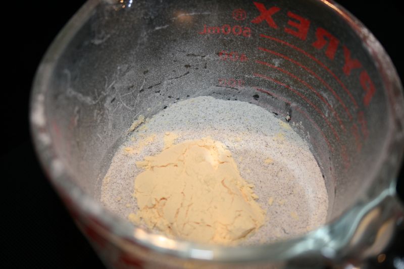 Powdered eggs in the dry mix