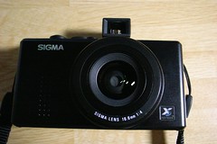 SIGMA DP1/ RICOH GV-2