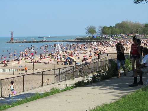 lots of people enjoying the weather and the lake on memorial day