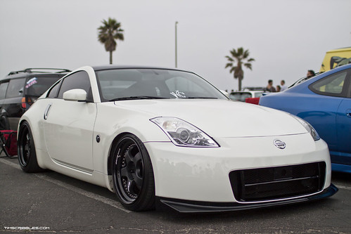 350z dropped on some nice matte black Work Meisters