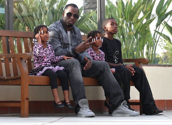 Diddy, spent a day shopping with twin daughters D’Lila Star and Jessie James and son Christian. The family was spotted at the Westfield Mall in Century City, Calif. on Saturday. May 14, 2011 kimporterdaily