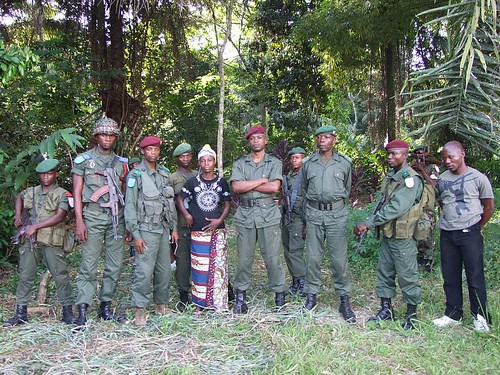 Mama chef (of Obenge) with Major John on her left and the other military