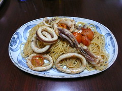 Spaghetti, with squid and guts