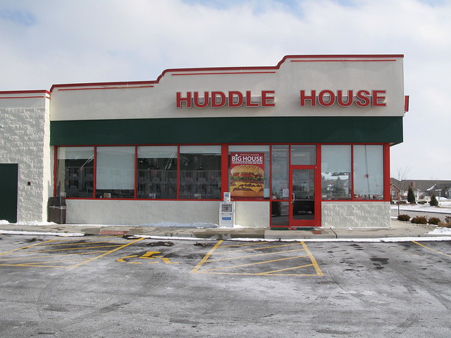 hello, huddle house. the name sounded so ridiculous, i knew immediately that we had to eat breakfast there.