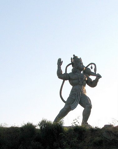 Hanuman on the way to Tumkur 121007