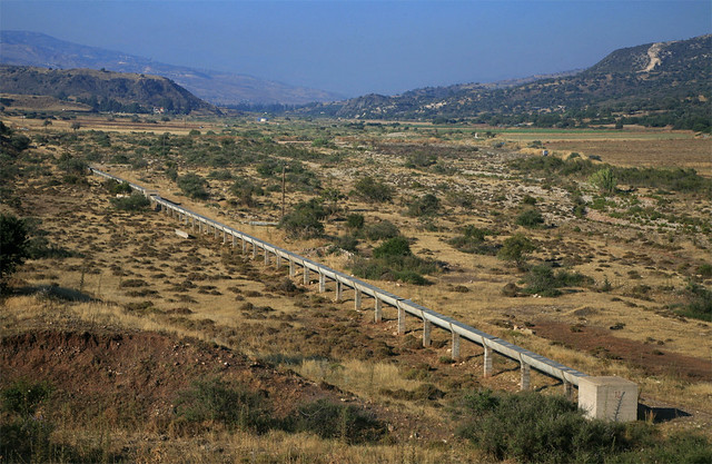 Irrigation system , Diarizos valley, Cyprus / Αρδευτικό σύστημα, κοιλάδα Διαρίζου