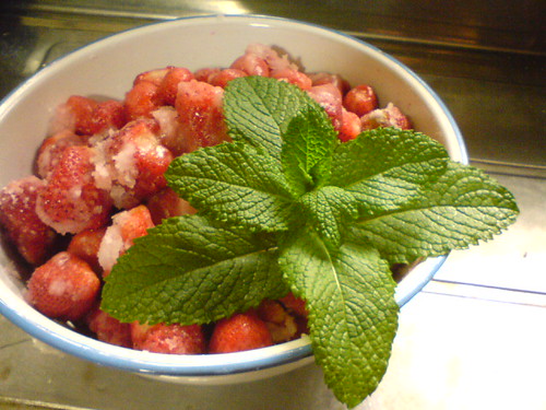 2kg of strawberries&jumbo mint