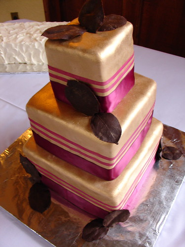 Gold Bordered Wedding Cakes