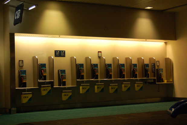 payphone_bank_airport