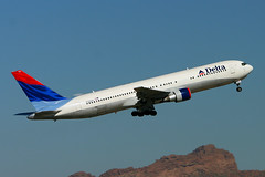 Delta Airlines Boeing 767-300 - N198DN