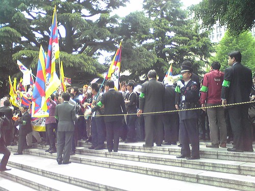 Students' protests during Hu Jintao's Waseda University visit 5