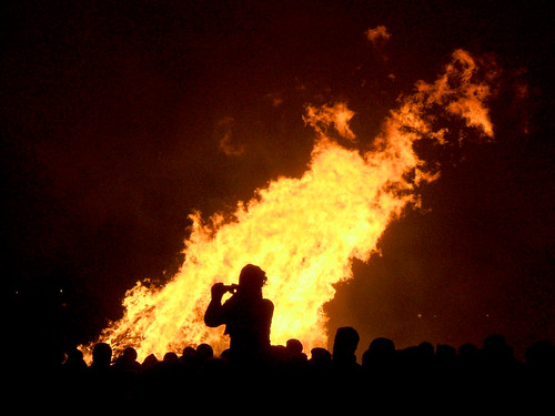 Lewes Bonfire Night 2007 - Bonfire Onlooker