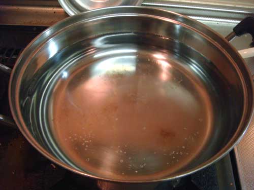 蒸し鍋一番下　蒸し鍋で手作りシュウマイ！