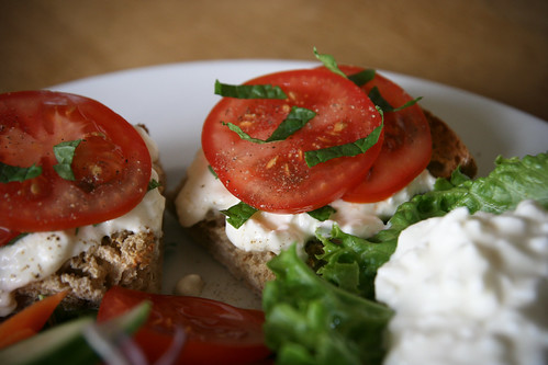 Cottage cheese, mint and tomato sandwiches