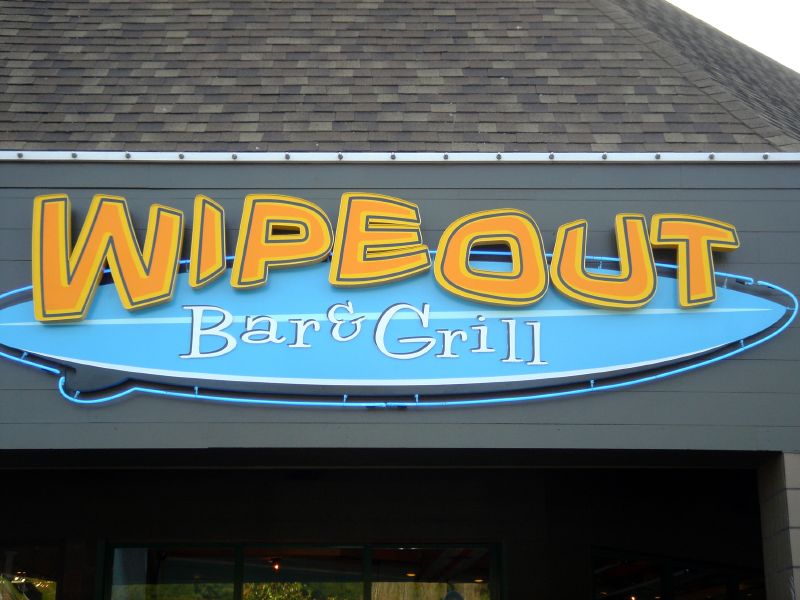 Wipeout Bar & Grill