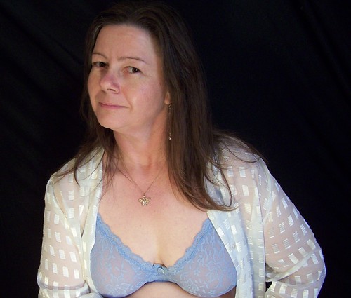 boobs under beauty in bra pics: koolkellygirl, womeninbras