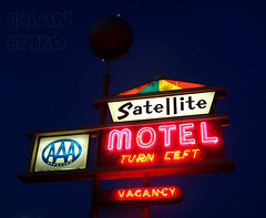 A Day in the Life of a Sign 4/5: Omaha's Satellite Motel