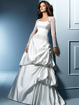 The Best wedding dress - bridal gown by famous designer Alfred Sung, Vera Wang
