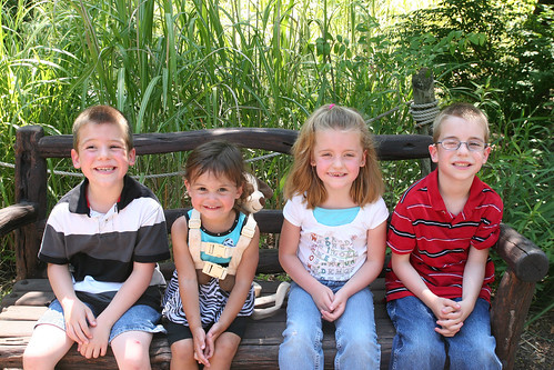 Cody, Kaidence, Kaitlyn, and Nathan at the Wichita Zoo