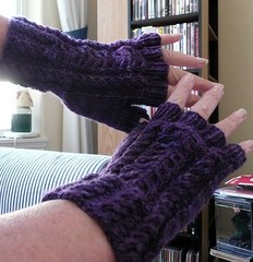 cable & twist mitts2
