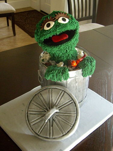 Oscar the Grouch cake