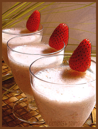 Strawberries Milk Shake