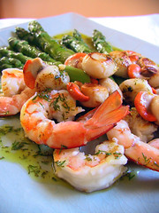 Scallops & prawns with asparagus