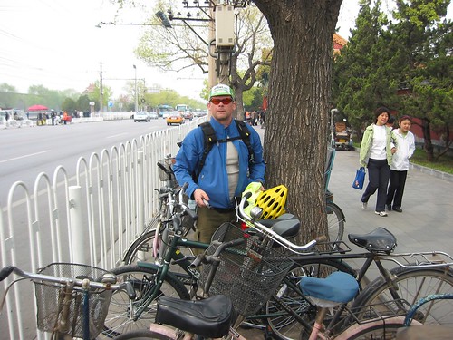 Blogging Beijing by Bike: stashing bikes