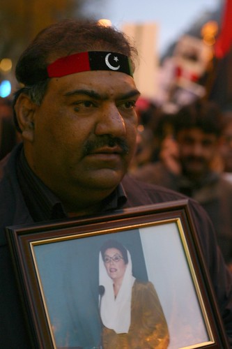 Supporter Benazir Bhutto