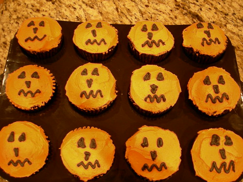 jack-o-lantern cupcakes
