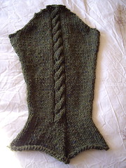 Cardigan with cabled points - sleeves