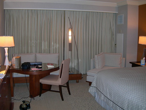 2008-01-10 Mandalay Bay room (1)