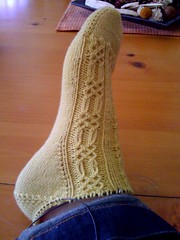 9/28: knotty socks progress