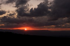 望岳台から眺める日の入