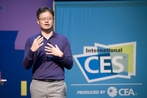 Jerry yang yahoo steps down apply for the post Yahoo CEO