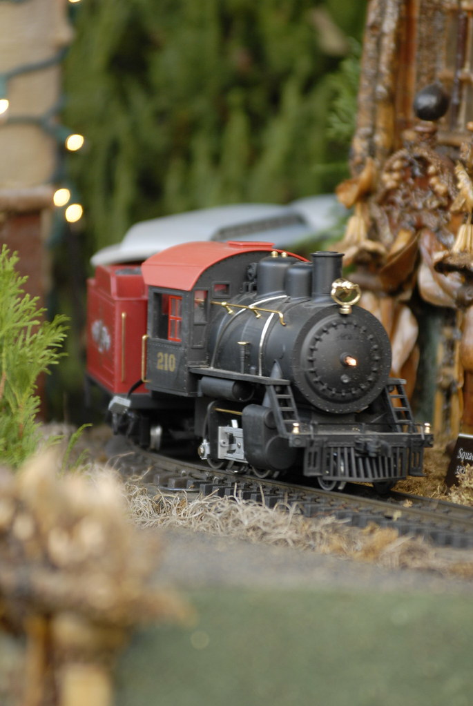 Holiday Steam Engine