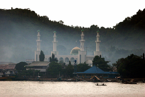 Fwd: Photo: Jolo's skyline, Tulay Mosque> by The Mindanao Examiner